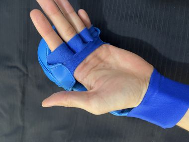 Găng Karate | Găng Tập Luyện Và Thi Đấu môn Karate