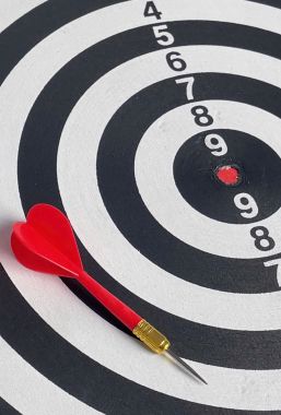 Bảng Phóng Phi Tiêu | Bảng Phi Tiêu Gỗ Ailaikit kích thước 35 cm 2 mặt 6 tiêu, phi tiêu giải trí tại nhà