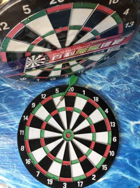 Bảng Phóng Phi Tiêu | Bảng Phi Tiêu Gỗ Ailaikit kích thước 35 cm 2 mặt 6 tiêu, phi tiêu giải trí tại nhà