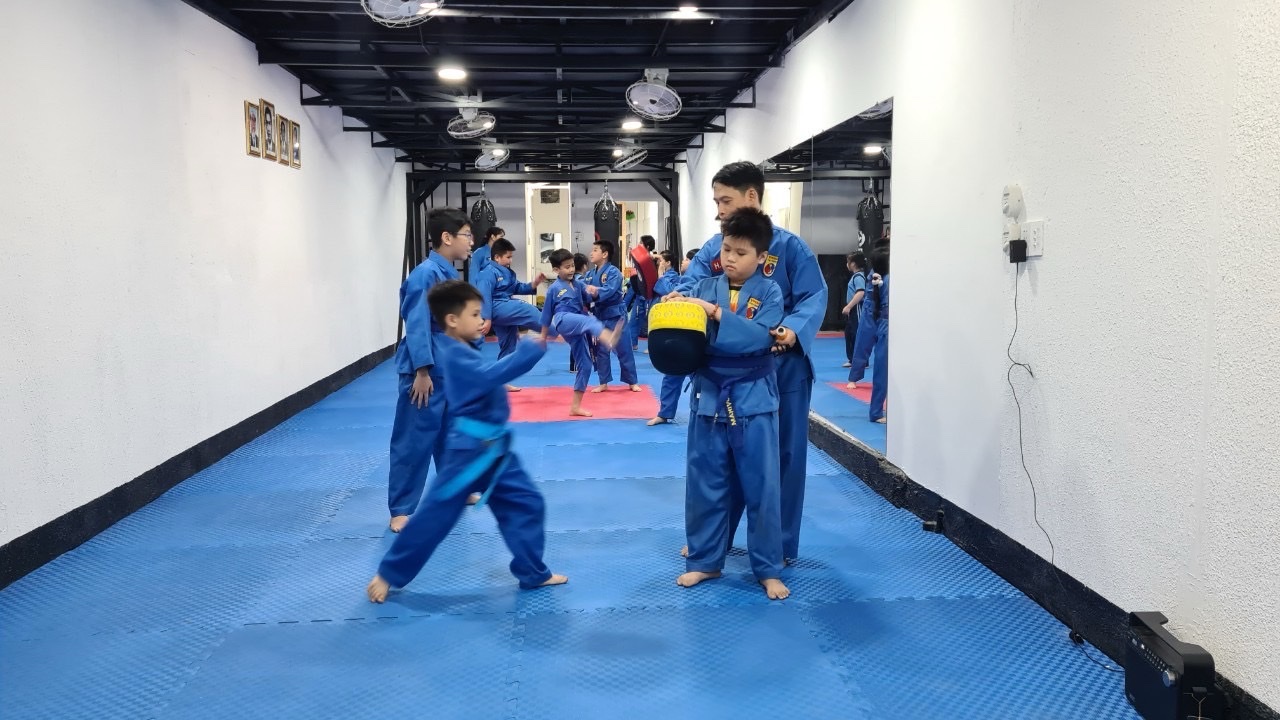 KHÓA TỰ VỆ HÈ CHO TRẺ | Chiêu sinh lớp võ khóa hè lớp tự vệ, dạy kèm, giảm cân cho trẻ 